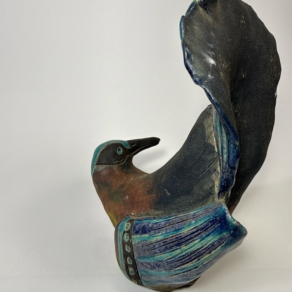 Raku Raven indigenous Canadian made Handcrafted Sculpture signed - Picture 15 of 16